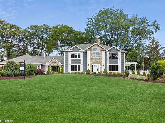 2nd image of 23W100 Red Oak Dr