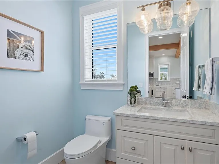 113 Aqua Ln — Photo 24