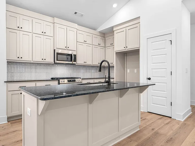 6812 Fir St — Photo 4