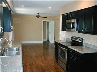 4th image of 4224 Central Ln