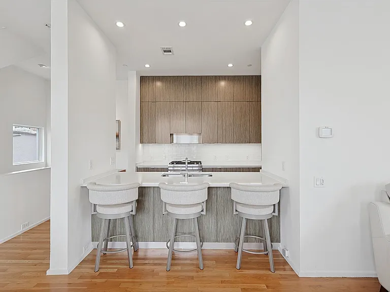 2706 Throckmorton St #D — Photo 6