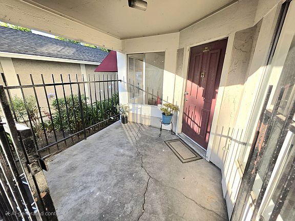 4th image of 54 Muirfield Ct