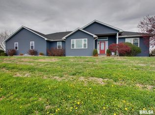1409 Pratt St, Barry, IL
