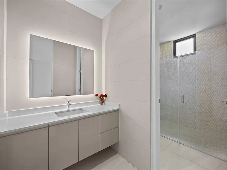 135 Salonga St — Photo 35