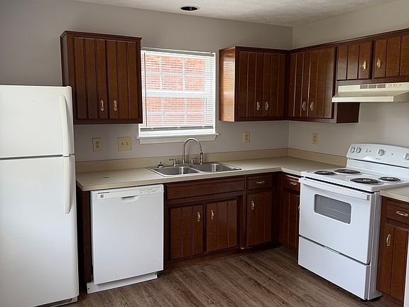 3rd image of 152 Hartland Dr #150
