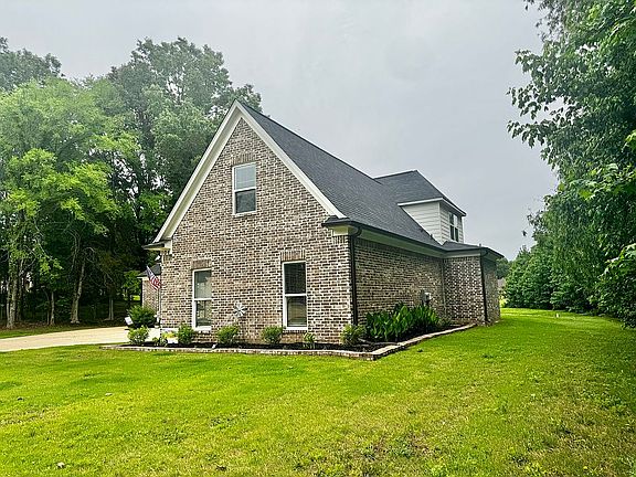 4th image of 104 White Oak Cv