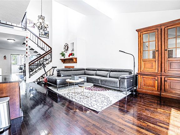 4th image of 28118 Ridgeforest Ct
