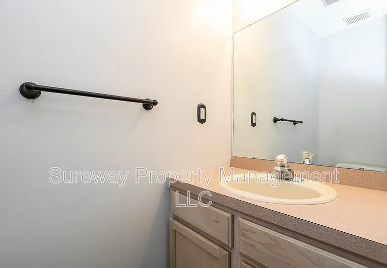 197 Lake Dr — Photo 19