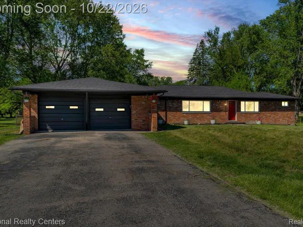 24139 Philip Dr, Southfield, MI 48075