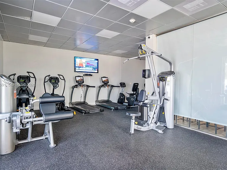 5001 Collins Ave #9H — Photo 6