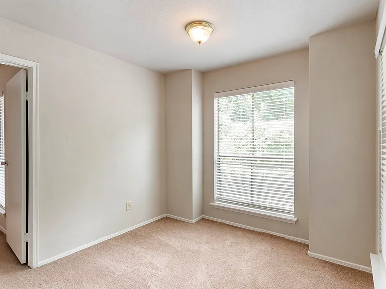 2911 Sycamore Springs Dr — Photo 50