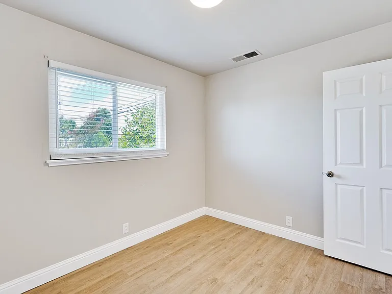 3000 Santa Maria Ave — Photo 11