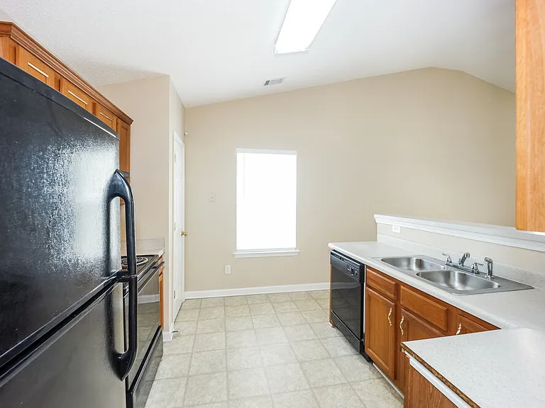 2167 Red Oak Cir — Photo 8
