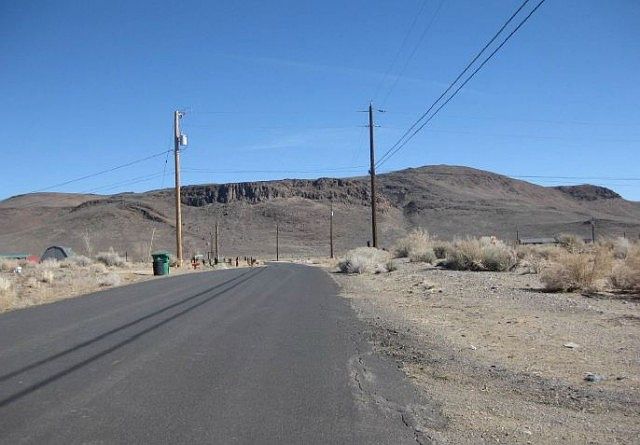 1st image of 142 S Rainbow Dr