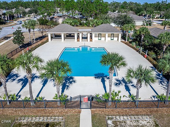 3rd image of 221 Windsor Way