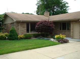 1430 N Manor Dr, Saint Joseph, MI 49085