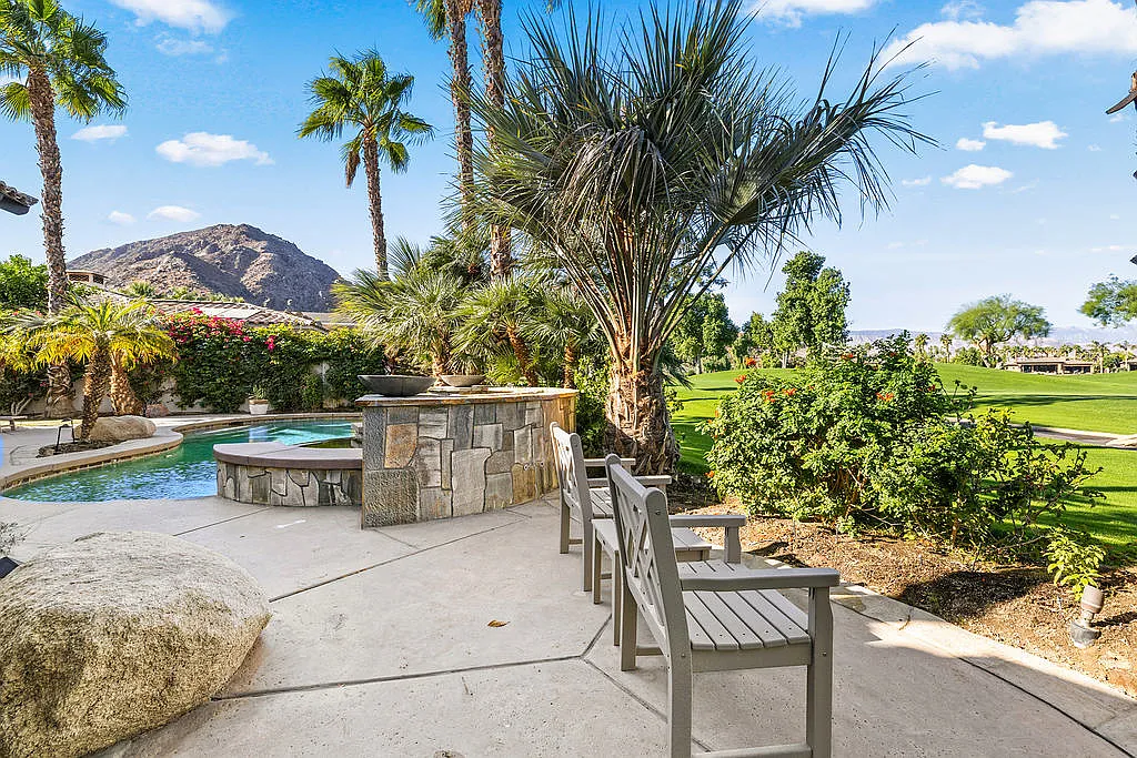 4 bed, 4.5 bath, 3800 sqft, $20,000 — Photo 3