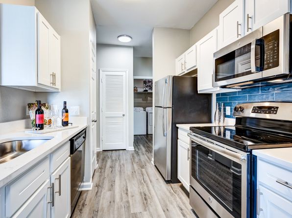 2335 Broad St #28-204