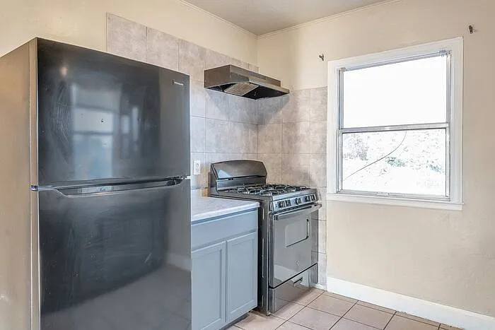 4 bed, 2.0 bath, 1623 sqft, $1,600 — Photo 3