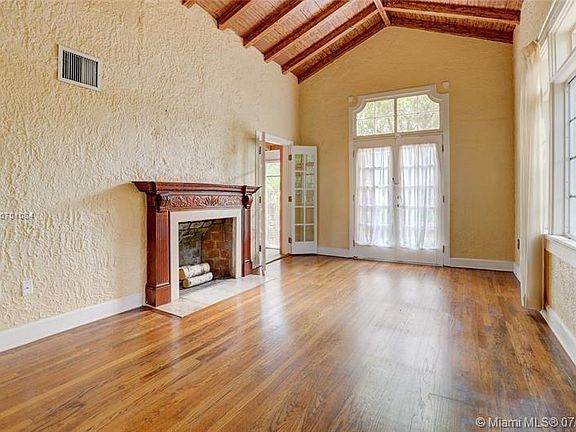 2nd image of 704 Majorca Ave