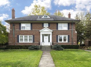 212 Raleigh Rd, Kenilworth, IL 60043