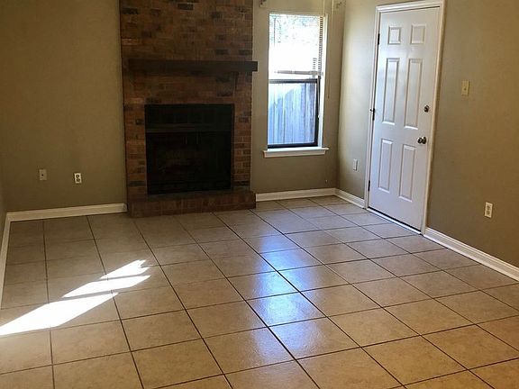 4th image of 5 Lurline Dr APT J