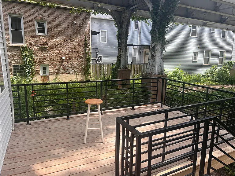 1713 W 18th Pl — Photo 12