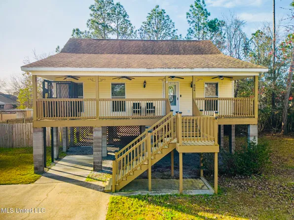 804 Deer Trail Ln, Pass Christian, MS 39571