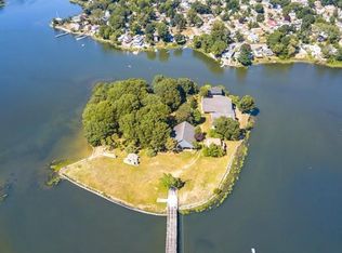 469 Ocean Grove Ave, Swansea, MA 02777