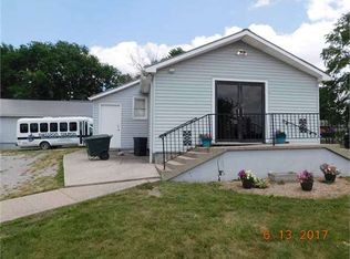1018 N Cedar St, Cameron, MO 64429