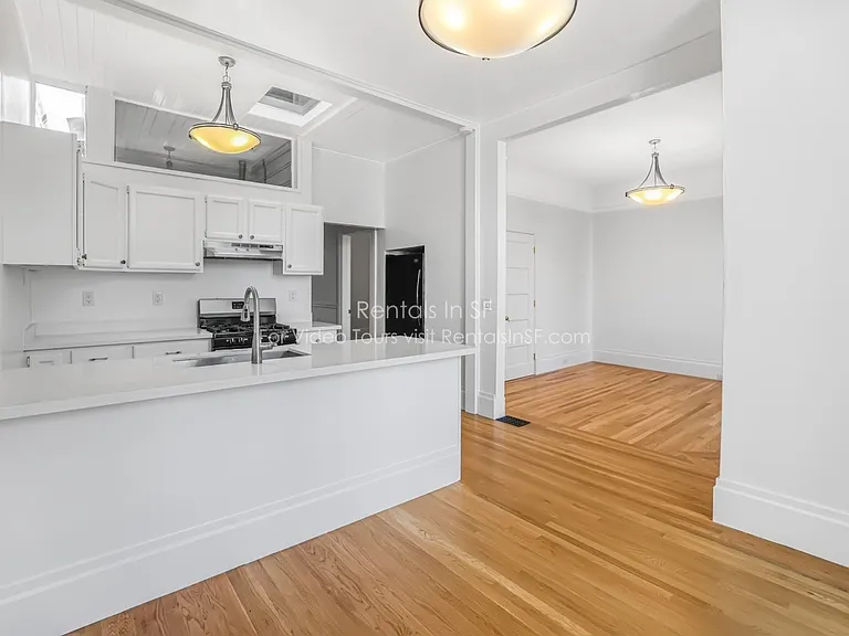721 Shrader St — Photo 8