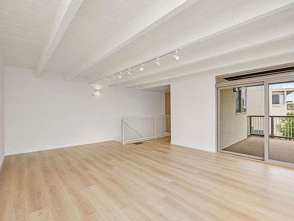 4th image of 480 Rosecrans Ave APT 2
