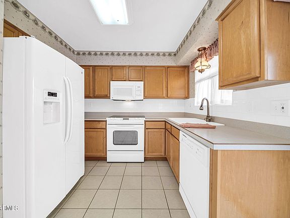 5th image of 10821 W MISSION Lane