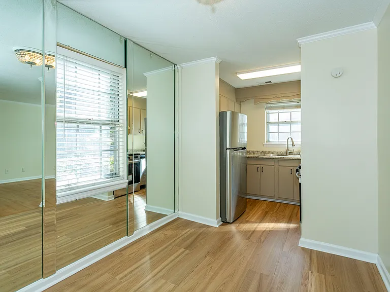 2053 Montreat Cir #2053 — Photo 7