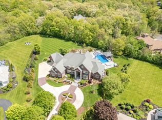 4N881 Old Farm Rd, St Charles, IL 60175