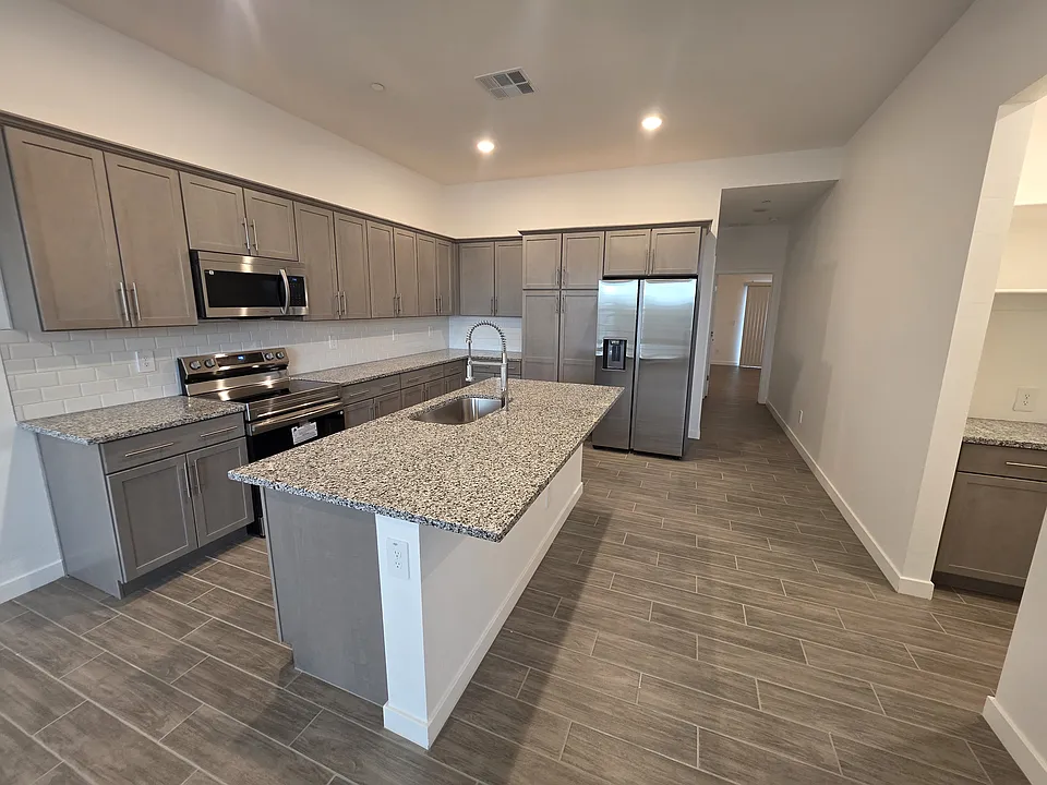 8232 E University Dr #130