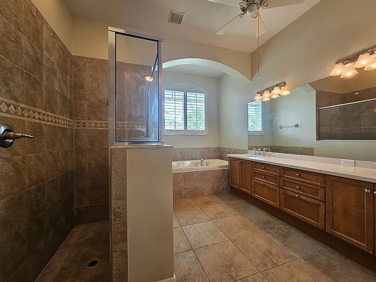 1107 Oxbridge Dr — Photo 45