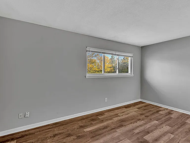 Barat Ave Apartments — Photo 11