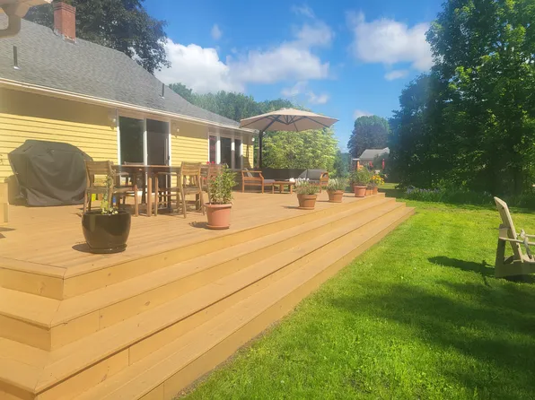 184 N Silver Ln, Sunderland, MA 01375