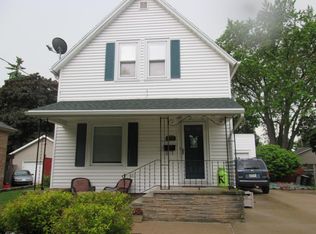 1030 N 17th St, Manitowoc, WI 54220