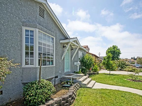3rd image of 2404 Sebald Ave