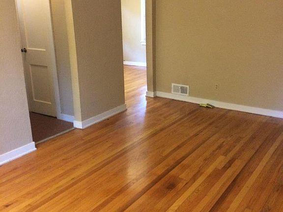 4th image of 460 S Summit St