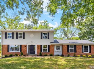 347 Meadowbrook Dr, Ballwin, MO