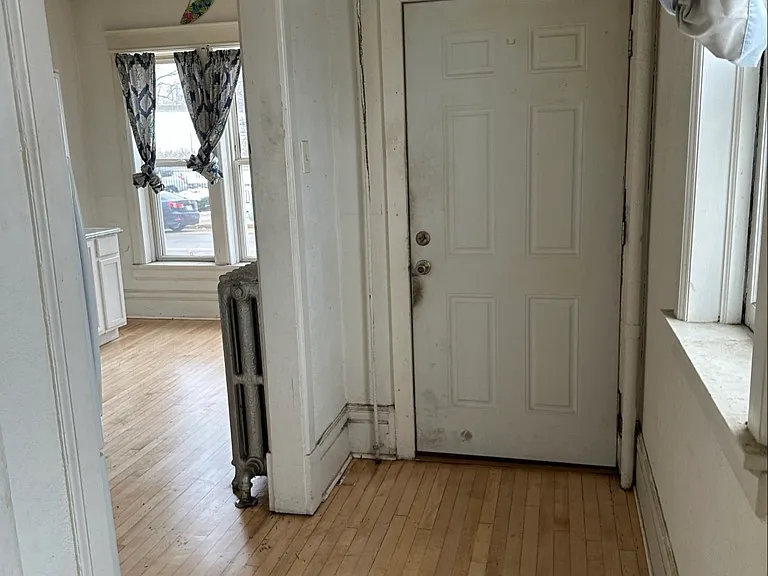 900 S 6th St #1 — Photo 3