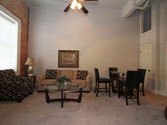 3rd image of 249 Magnolia St APT 103