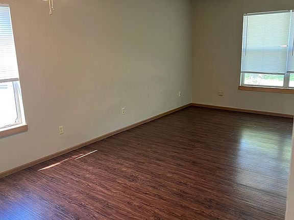 3rd image of 680-682 W Country Squire Ct #680