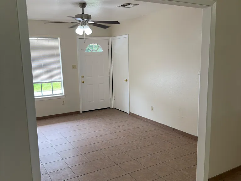 214 Guidry Rd — Photo 2