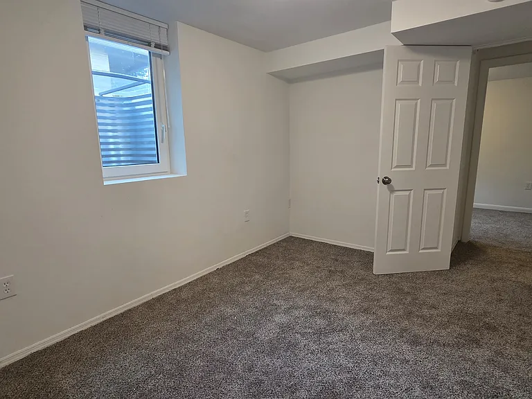 2131 S Yates St — Photo 15