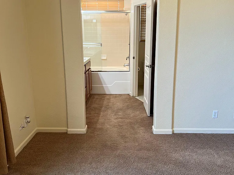 991 Beymer Loop — Photo 8