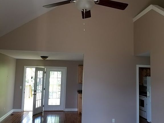 4th image of 212 Ashkirk Ln